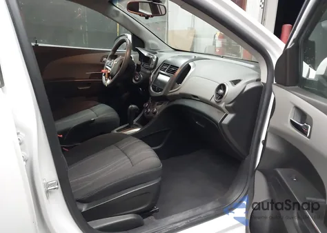 2016 Chevrolet Sonic Lt Auto z USA, uszkodzony, nr VIN 1G1JC6SH1G4171384